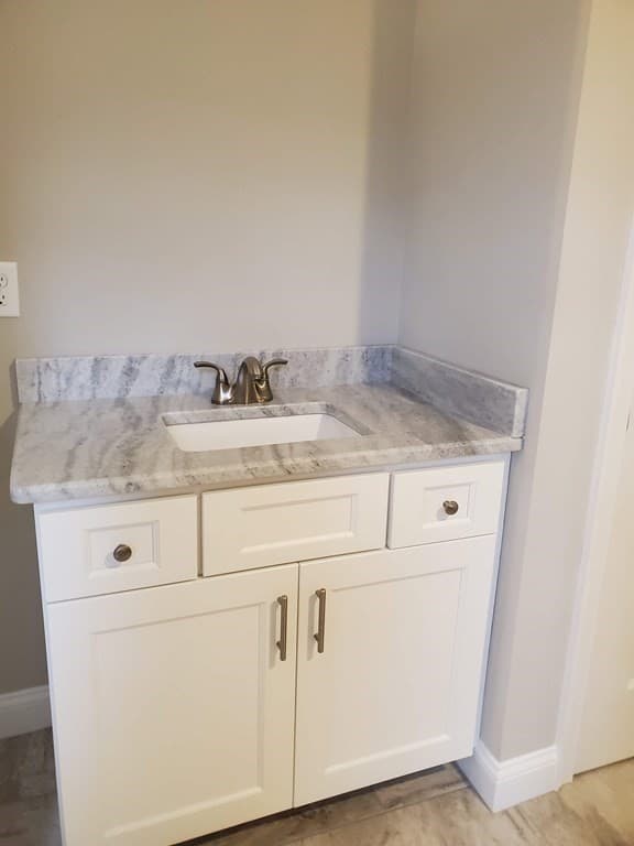 Single Family Residence at 14 Kettle Hill Rd, Uxbridge MA 01569, photo 6 of 15