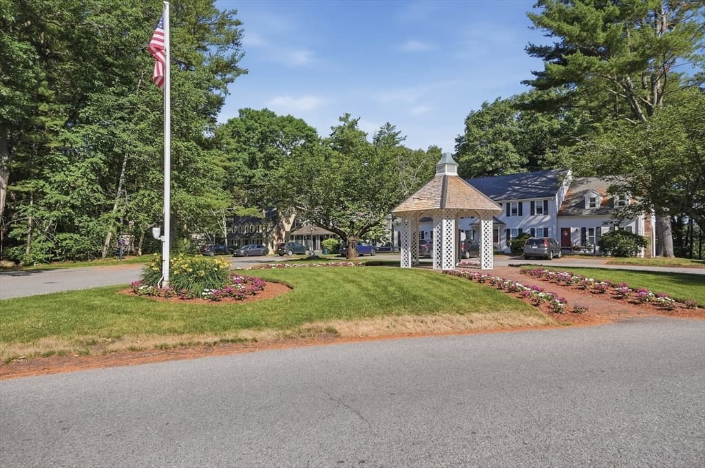 327 Wellman Avenue # 327, Chelmsford MA 01863 photo 3