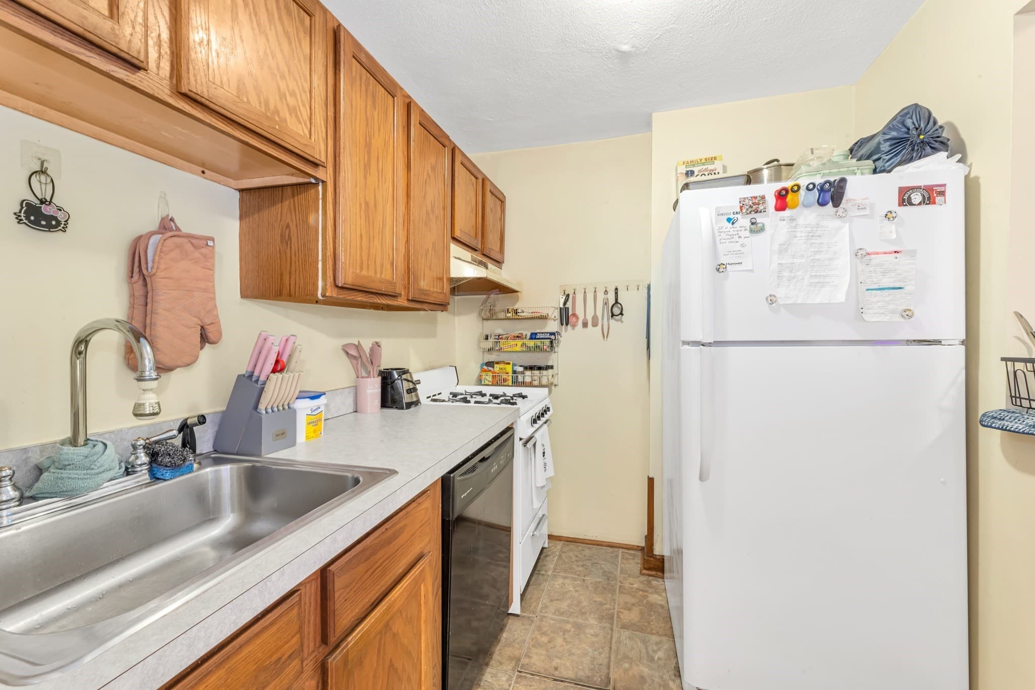 3 Family at 90 Blue Hill Ave, Boston MA 02119, photo 13 of 20