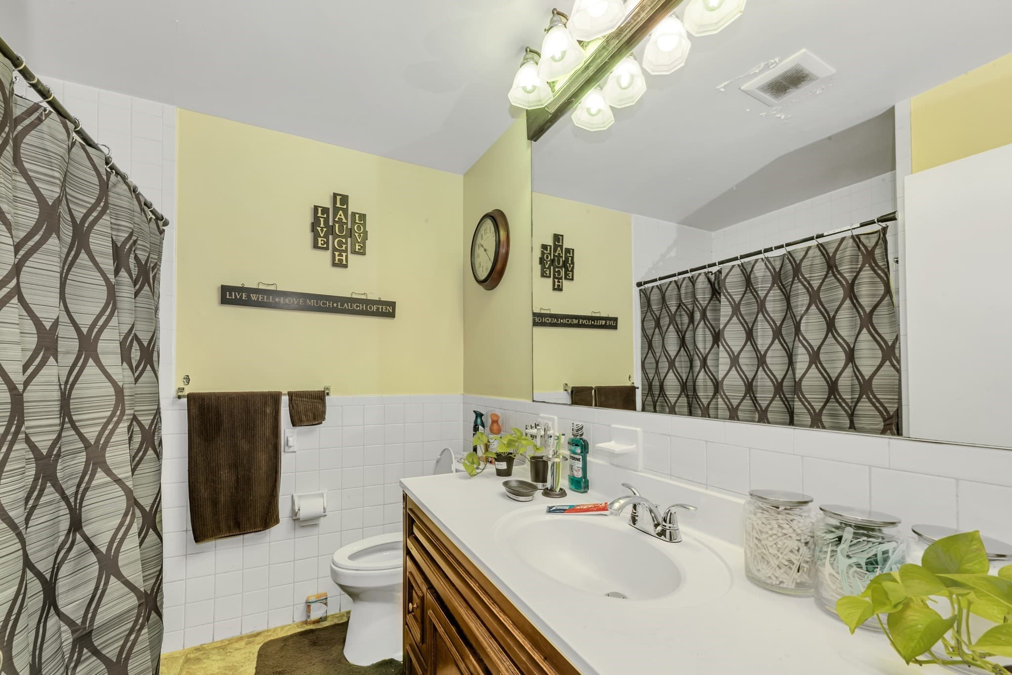 3 Family at 90 Blue Hill Ave, Boston MA 02119, photo 4 of 20