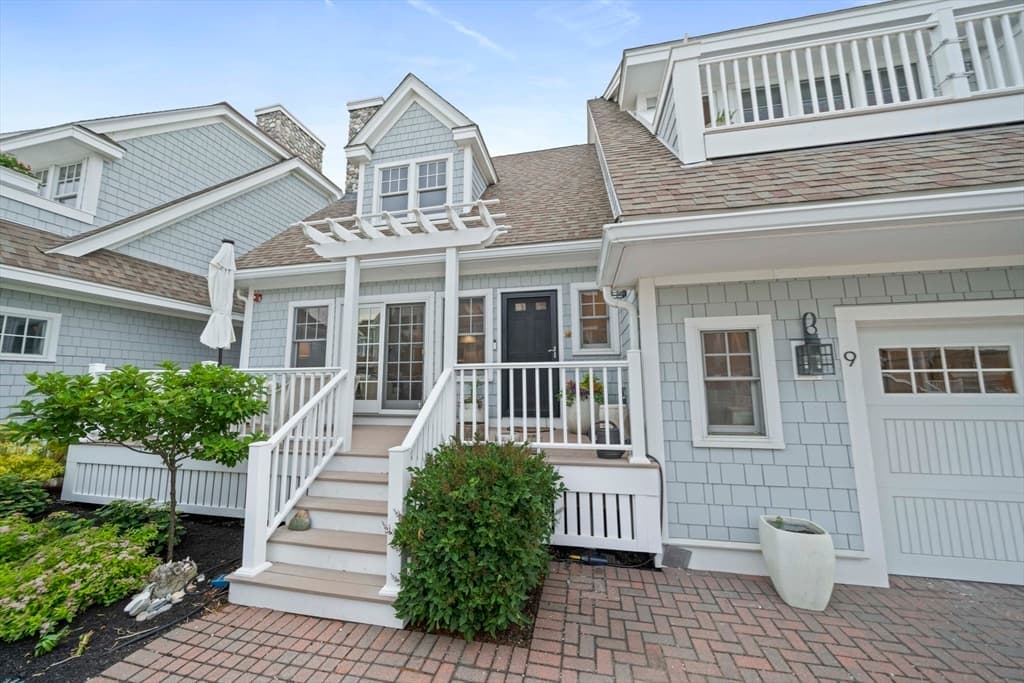 Condominium at 33 Central Avenue # 9, Scituate MA 02066, photo 3 of 42