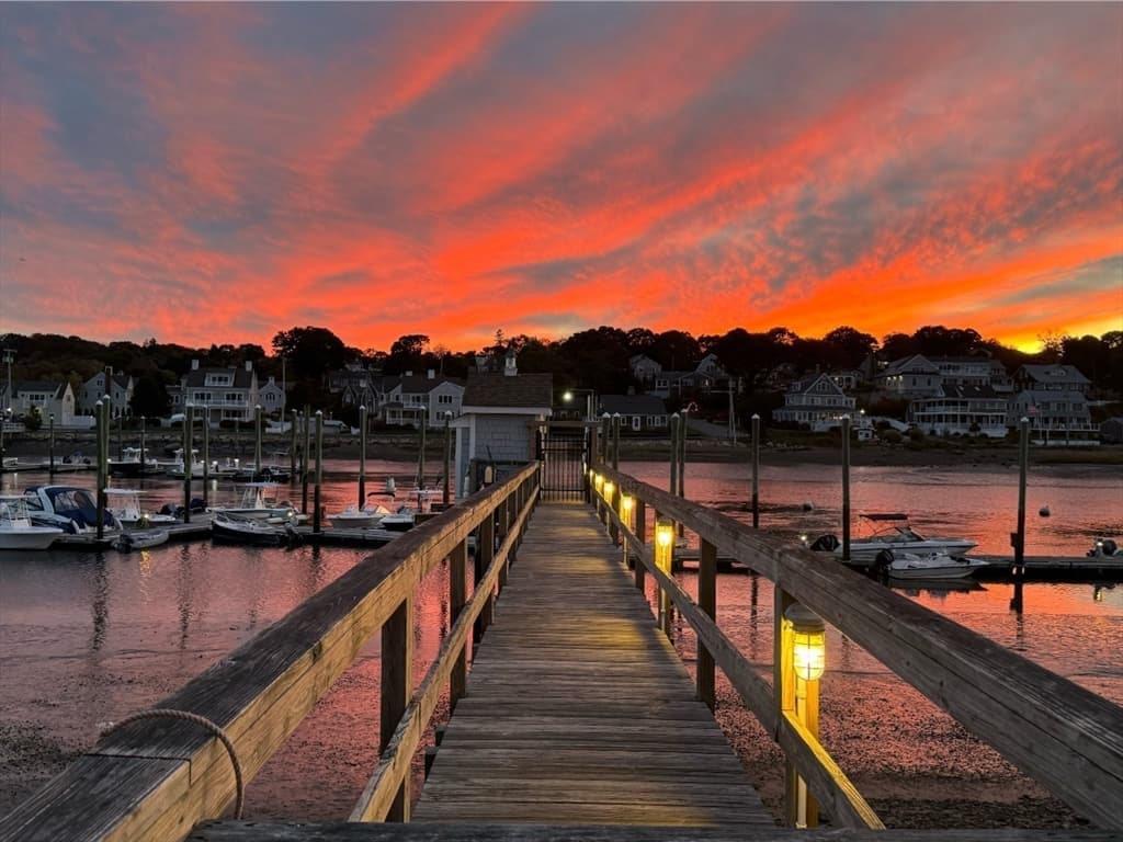 Condominium at 33 Central Avenue # 9, Scituate MA 02066, photo 4 of 42