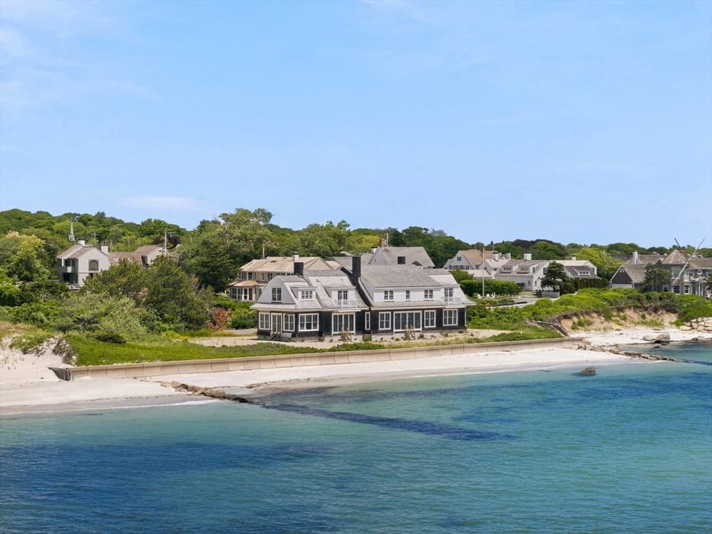Single Family Residence at 31 Dale Ave, Barnstable MA 02647, Barnstable, photo 3 of 22