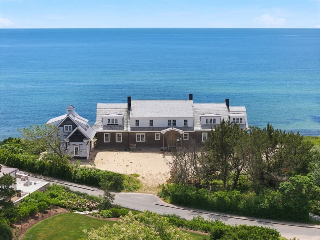 31 Dale Ave, Barnstable MA 02647