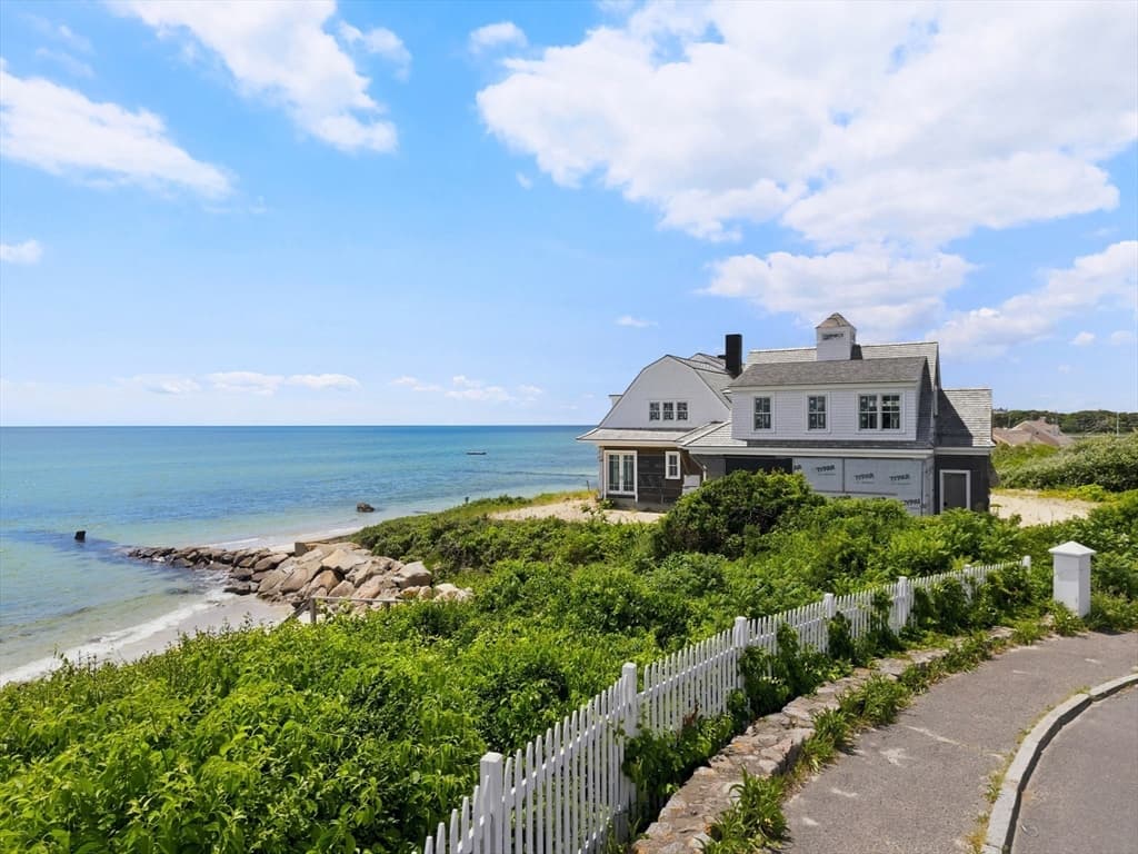 Single Family Residence at 31 Dale Ave, Barnstable MA 02647, Barnstable, photo 4 of 22