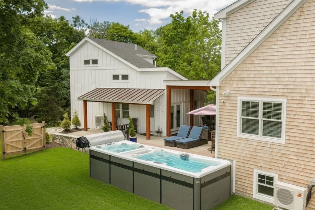 7 Laurel Street, Hingham MA 02043 photo 2