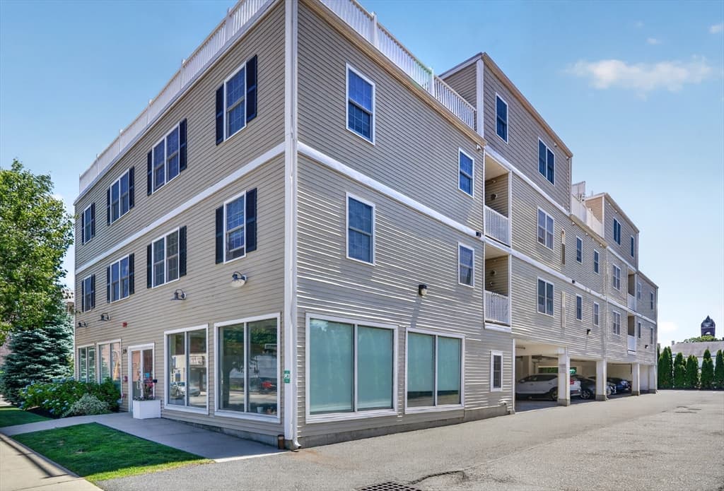 29 Spruce St # 42, Waltham MA 02453