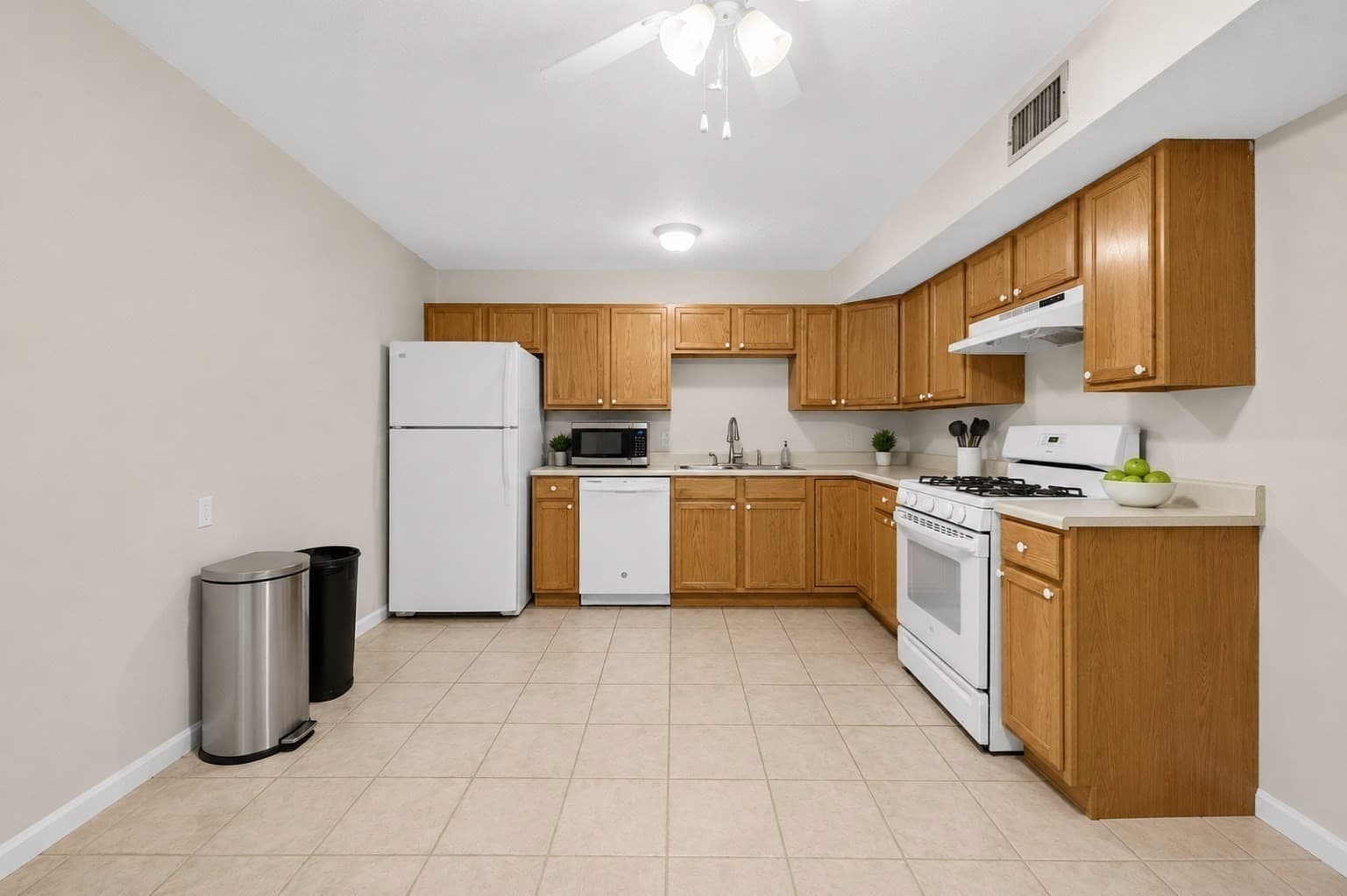 5-9 Family at 526 3rd St, Fall River MA 02721, photo 5 of 35