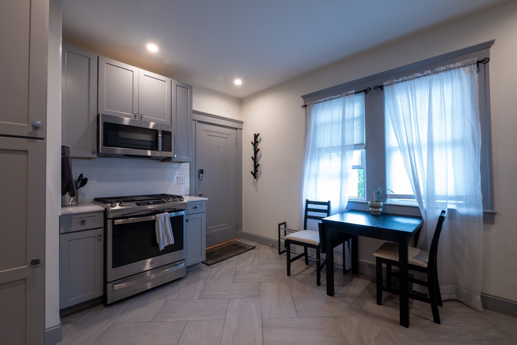 2 Family - 2 Units Up/Down at 590 Gallivan Blvd, Boston MA 02124, photo 16 of 22