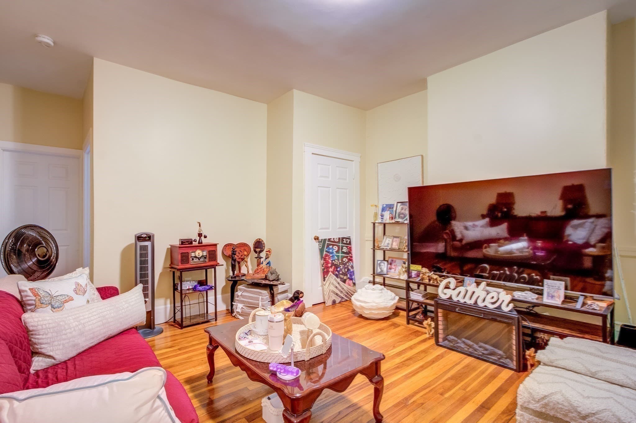 3 Family at 9 Forbes St, Boston MA 02130, photo 14 of 28