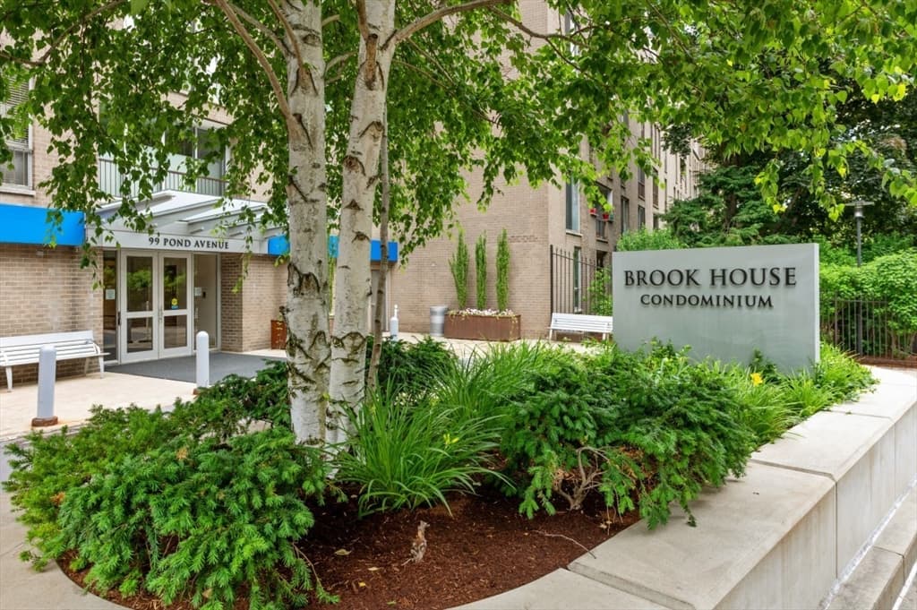 Condominium at 99 Pond Ave. # 506, Brookline MA 02445, photo 10 of 16