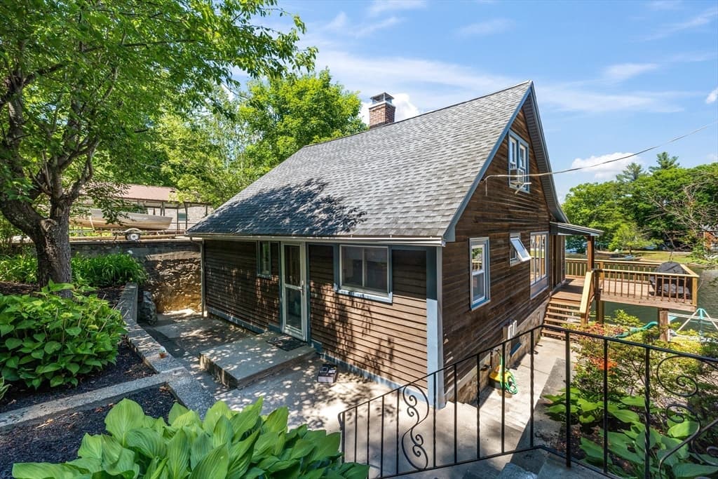 34 Lake Sargent Dr, Leicester MA 01524 photo 2