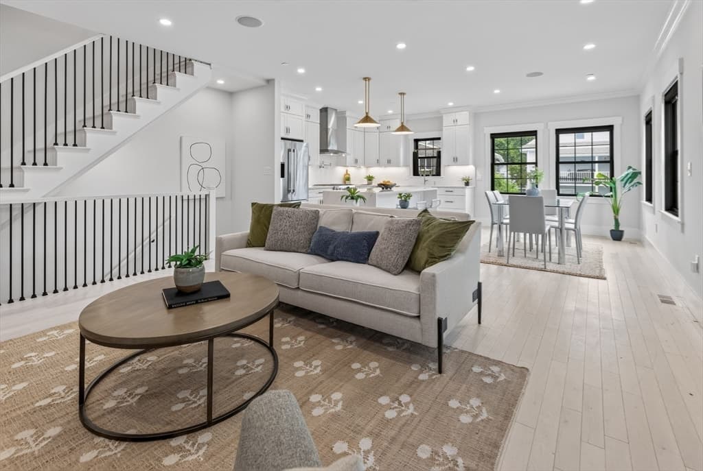 11-13 Lowell St # 11B, Arlington MA 02476