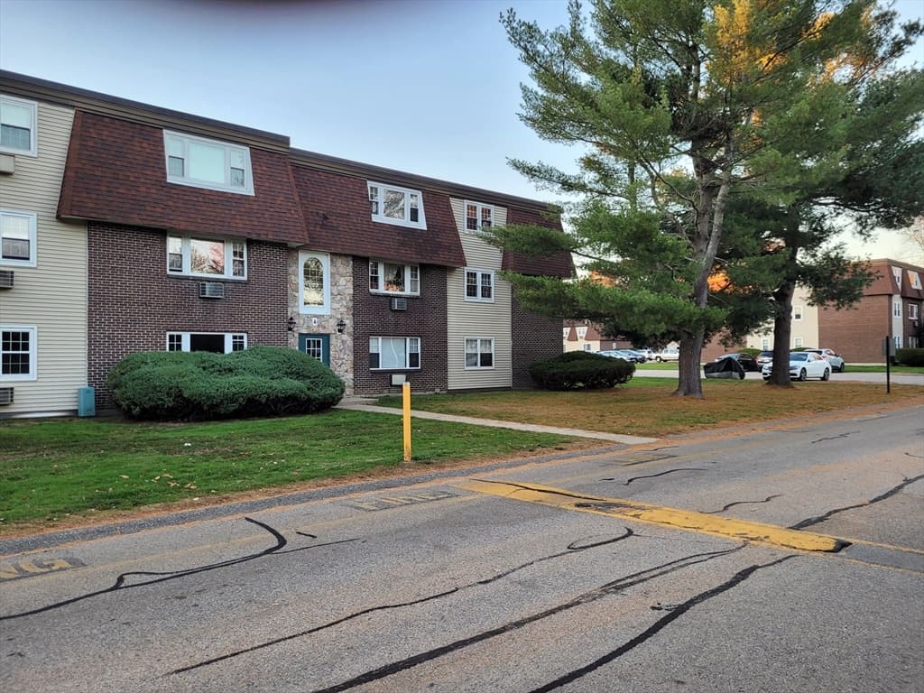 Condominium at 180 Main St # A1, Bridgewater MA 02324, Bridgewater, photo 8 of 9