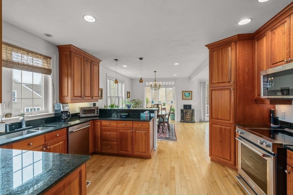 Condominium at 60 Caldwell Farm Rd # 60, Newbury MA 01922, Newbury, photo 9 of 40