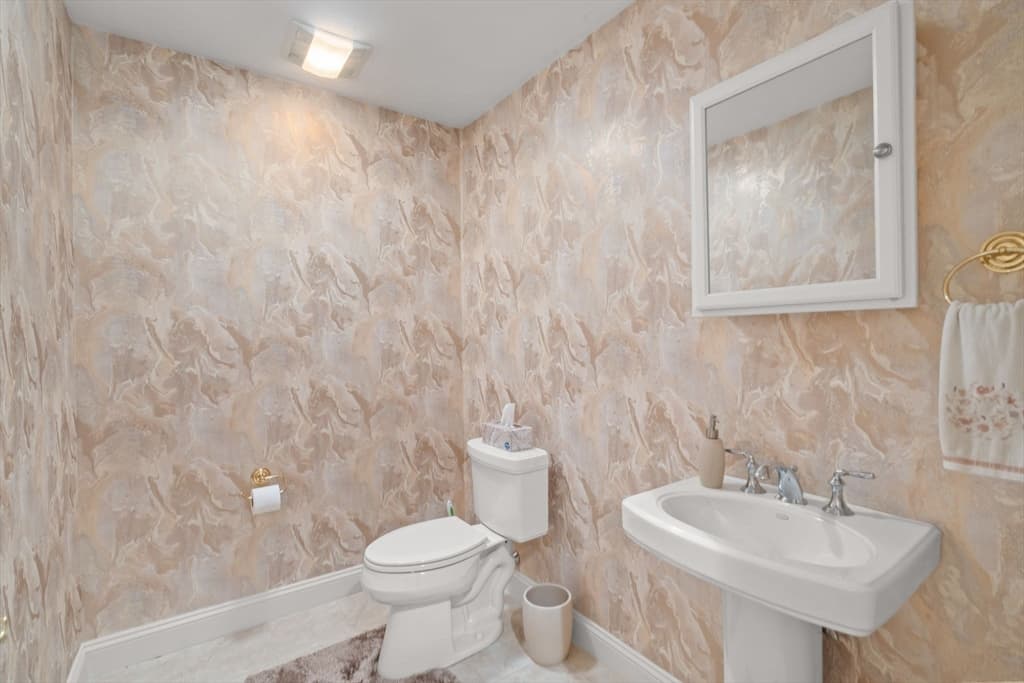 Condominium at 60 Caldwell Farm Rd # 60, Newbury MA 01922, Newbury, photo 34 of 40
