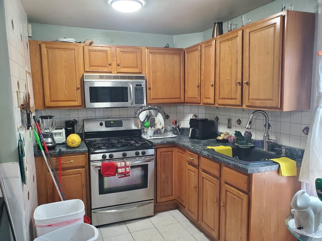 Condominium at 36 Perkins St # 3, Salem MA 01970, Salem, photo 3 of 12