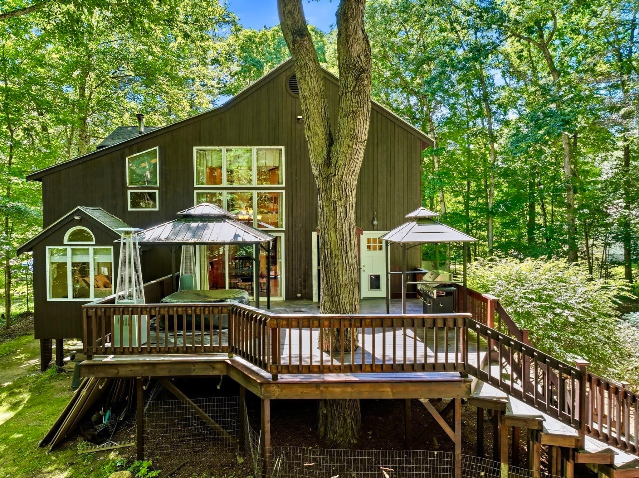 Single Family Residence at 41 Apple Rd, Brimfield MA 01010, Brimfield, photo 4 of 38