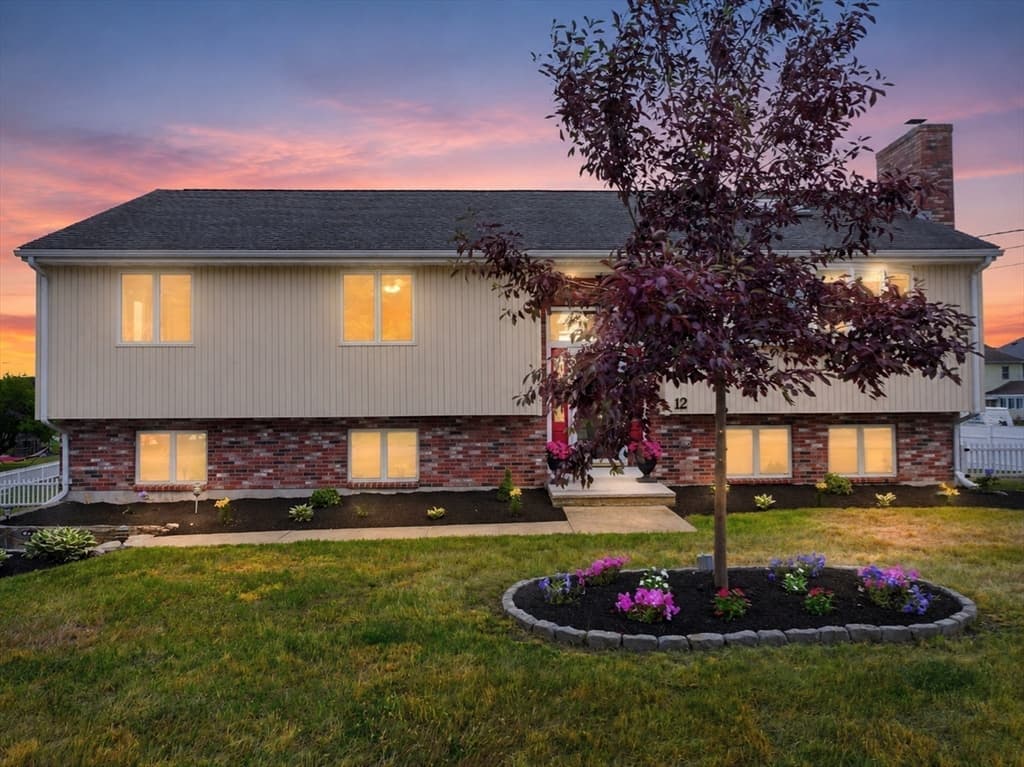 12 Lawrence St, Milford MA 01757