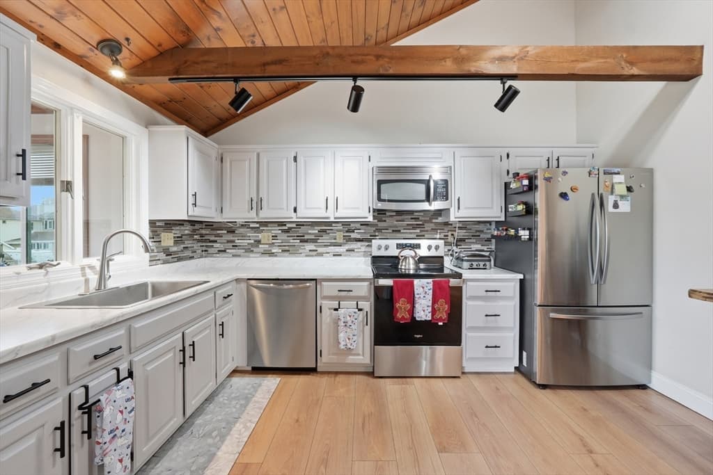 12 Lawrence St, Milford MA 01757 photo 8