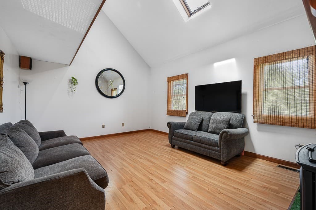 6 Marlboro Dr, Leicester MA 01524 photo 4