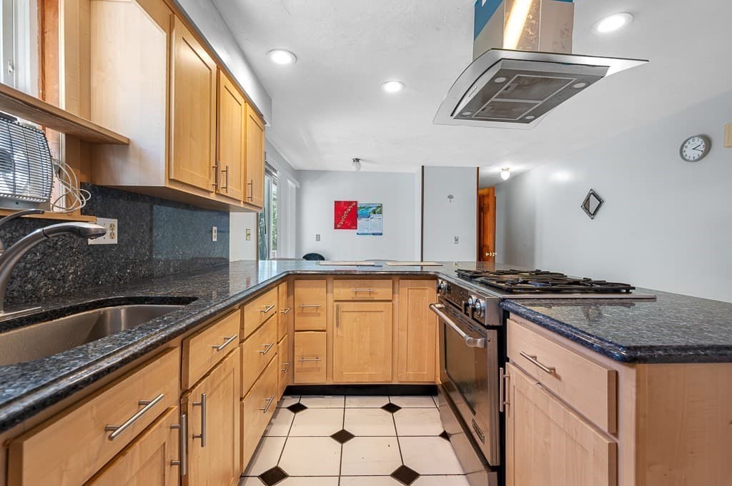6 Marlboro Dr, Leicester MA 01524 photo 8