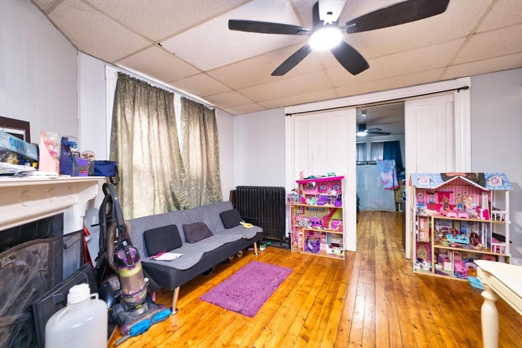 3 Family at 324 Cottage St, New Bedford MA 02740, photo 10 of 42