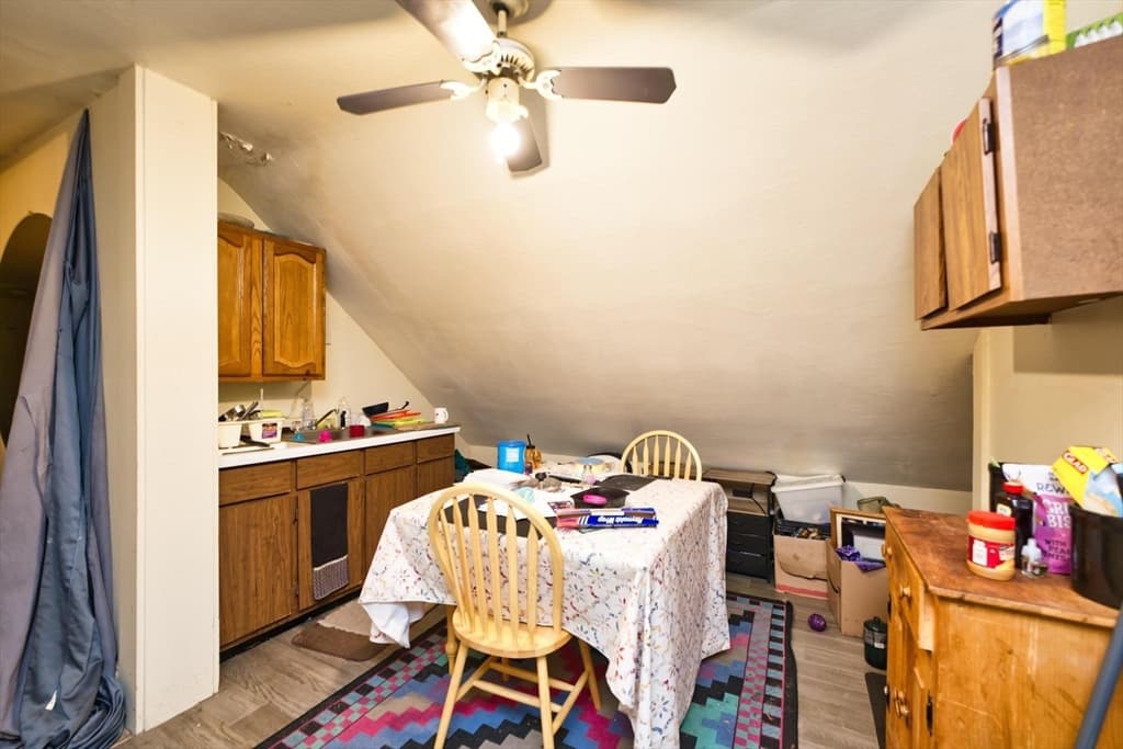 3 Family at 324 Cottage St, New Bedford MA 02740, photo 18 of 42