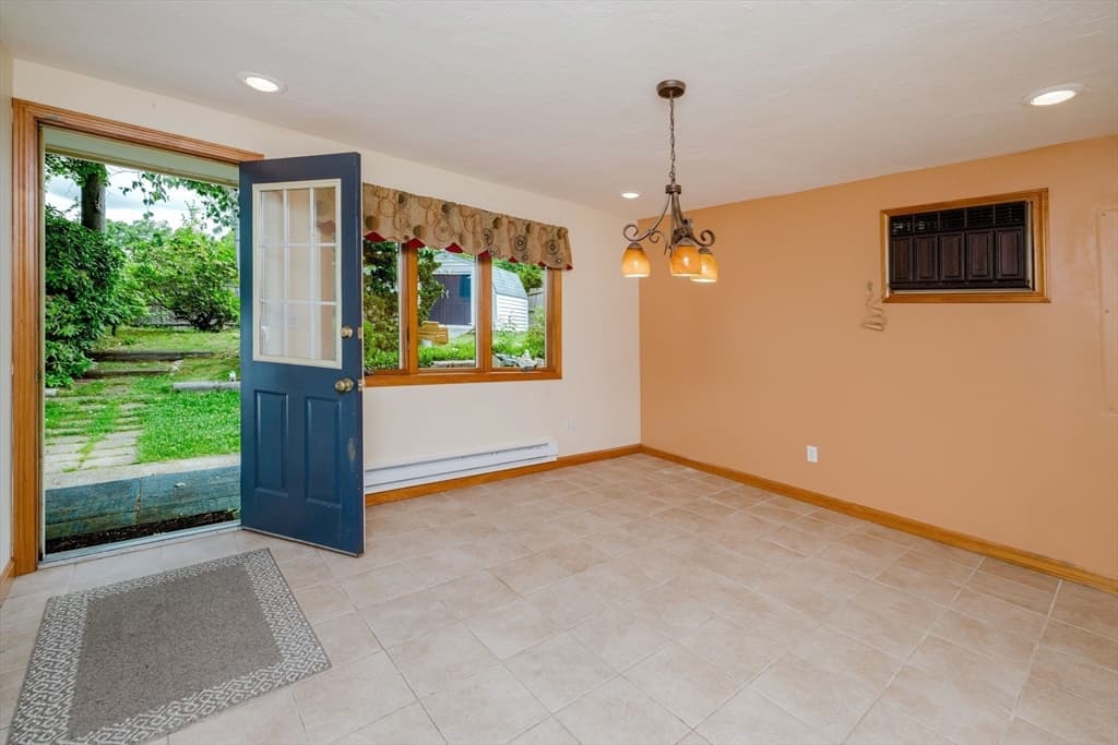 362 Hovenden Ave, Brockton MA 02302 photo 3