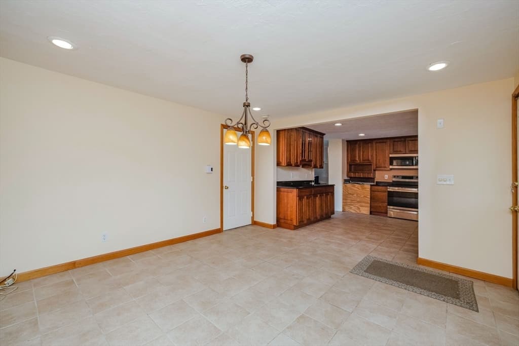 362 Hovenden Ave, Brockton MA 02302 photo 4