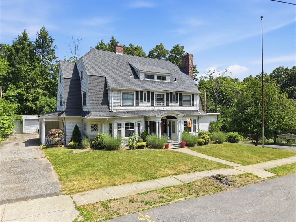 Single Family Residence at 45 Yale St, Holyoke MA 01040, Holyoke, photo 4 of 31