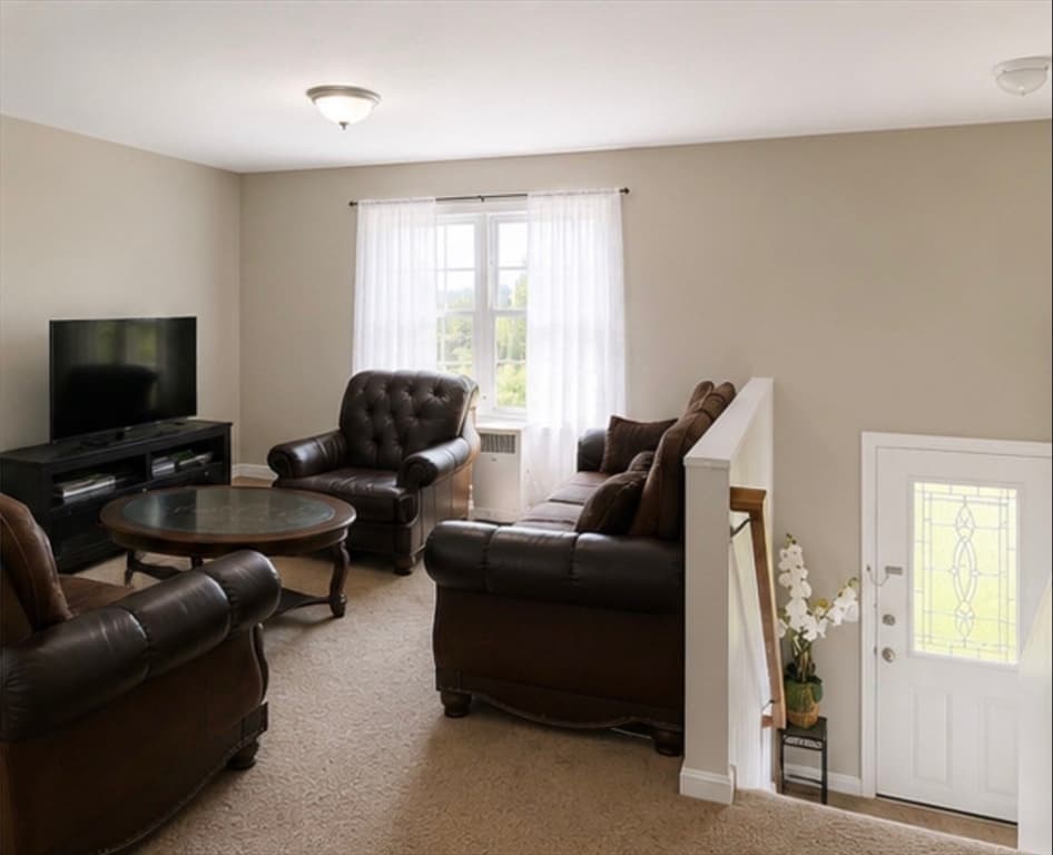 Single Family Residence at 172 Pratt St, Fitchburg MA 01420, photo 8 of 30