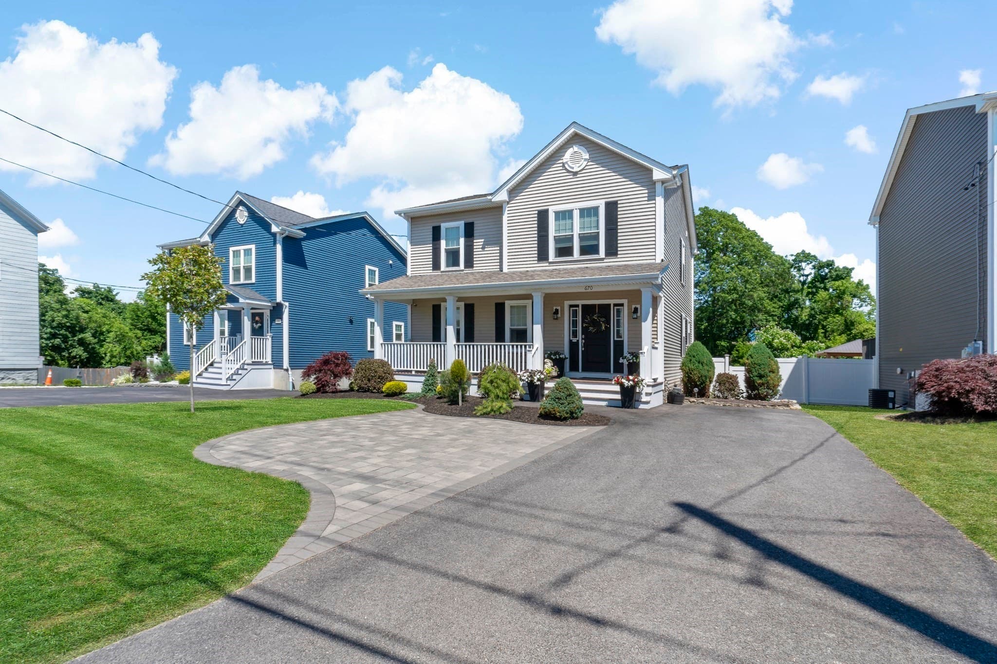 Single Family Residence at 670 Bay St, Fall River MA 02724, Fall River, photo 2 of 42