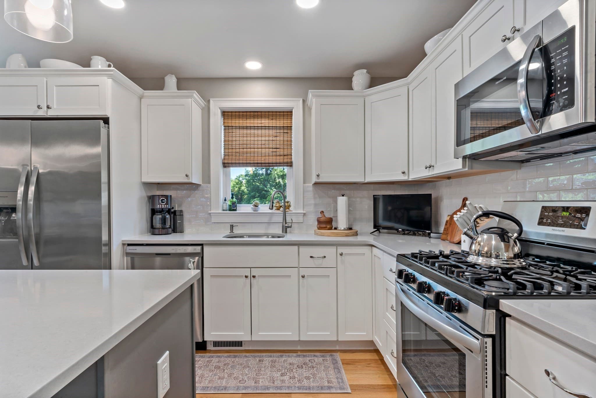Single Family Residence at 670 Bay St, Fall River MA 02724, Fall River, photo 12 of 42