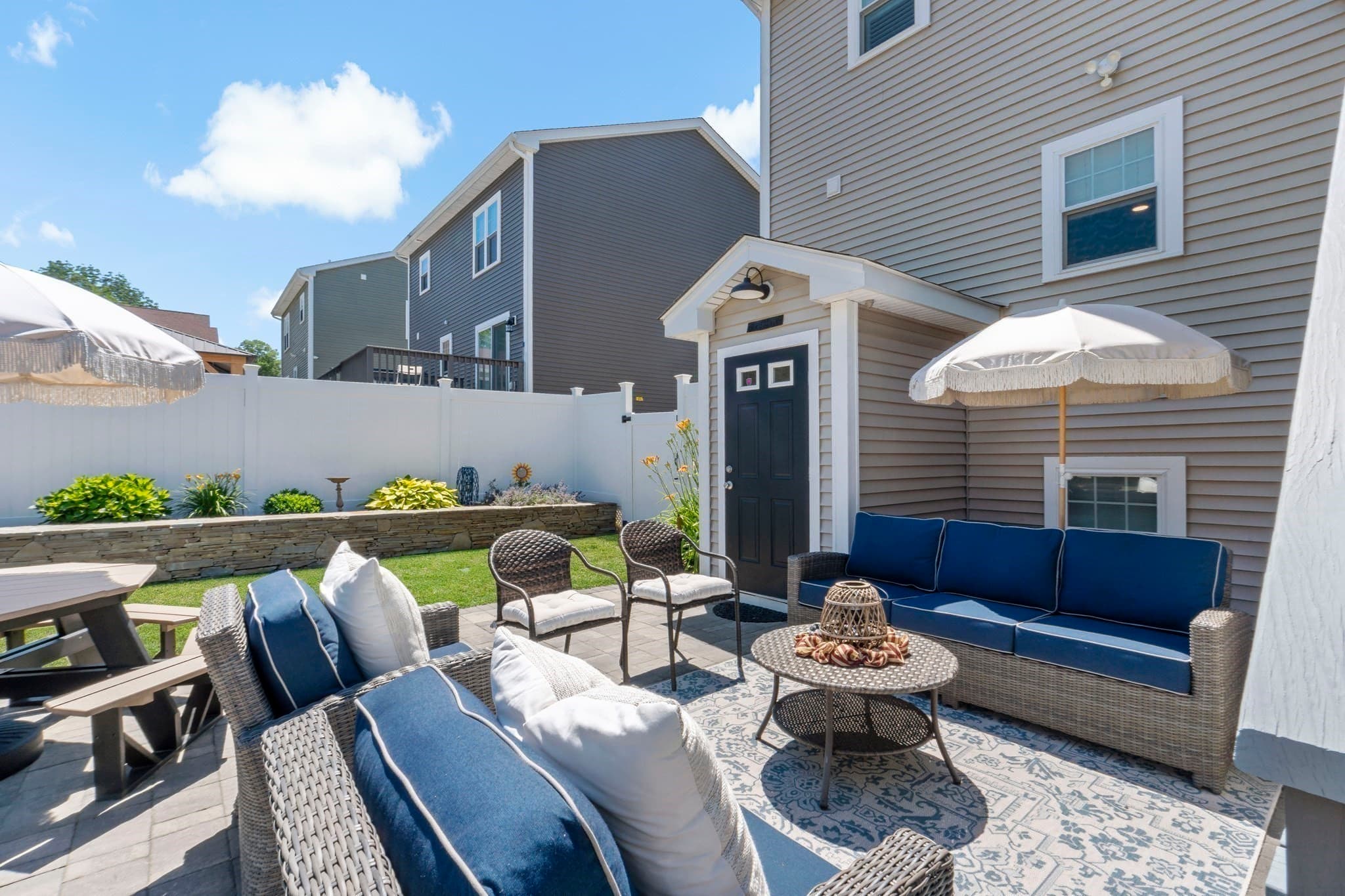 Single Family Residence at 670 Bay St, Fall River MA 02724, Fall River, photo 40 of 42