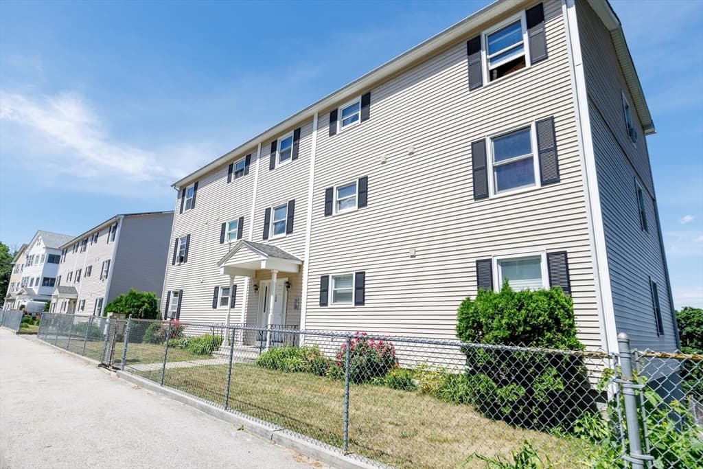 170 Perry Ave # 3A, Worcester MA 01610 photo 2