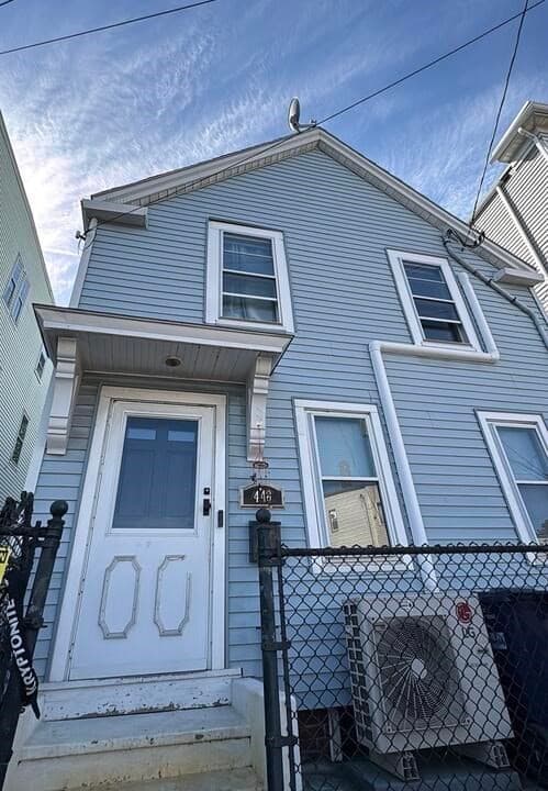 449 Frankfort St, Boston MA 02128