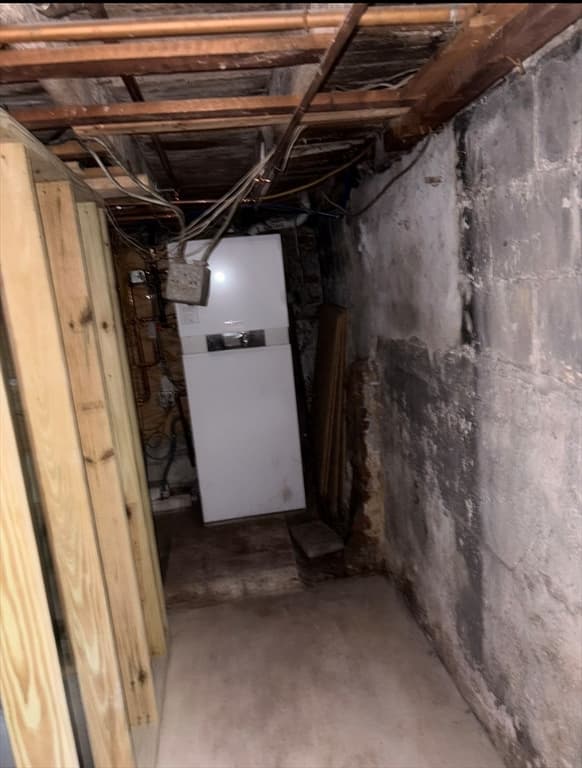 Single Family Residence at 449 Frankfort St, Boston MA 02128, photo 15 of 17