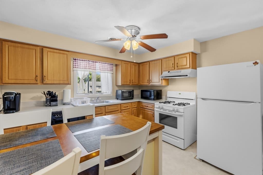 50 Clark St # 22, Fall River MA 02720 photo 4