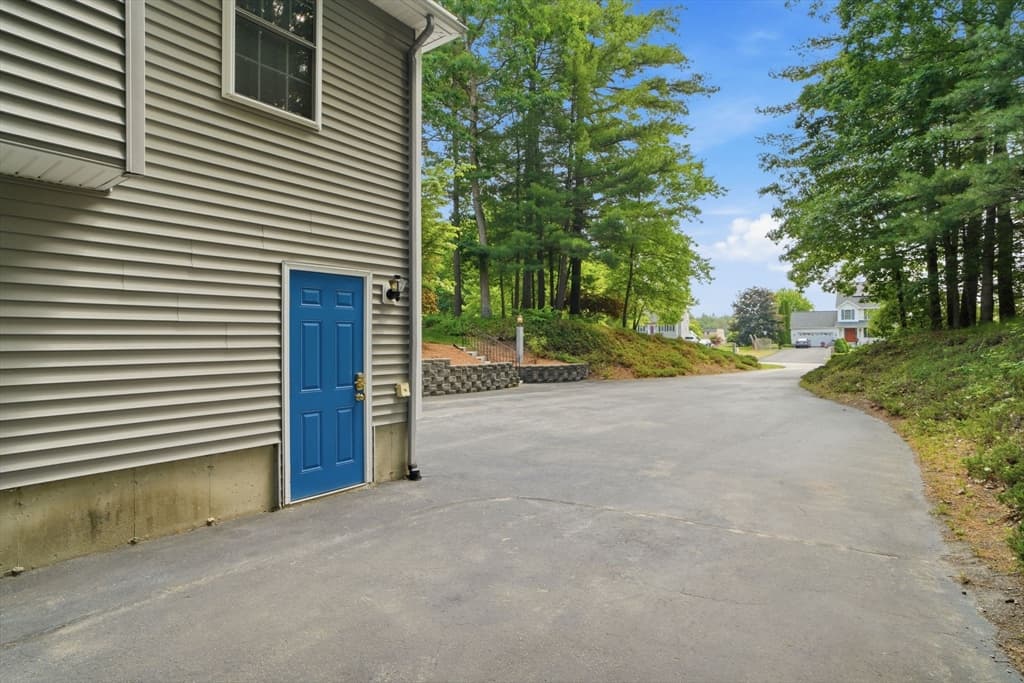 20 Emerald St, Tyngsborough MA 01879 photo 12