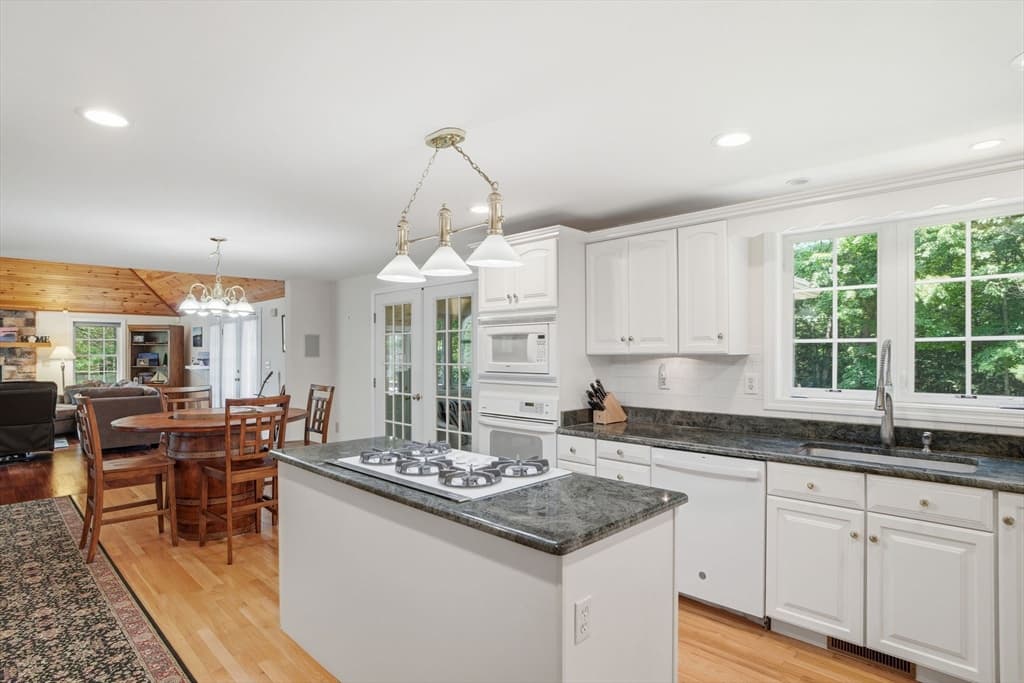 20 Emerald St, Tyngsborough MA 01879 photo 24