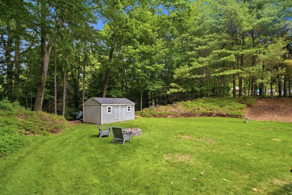 20 Emerald St, Tyngsborough MA 01879 photo 4