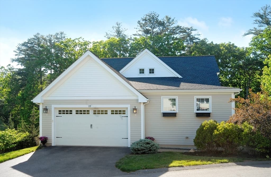 Condominium at 25 Black Horse Pl # 25, Concord MA 01742, Concord, photo 2 of 36