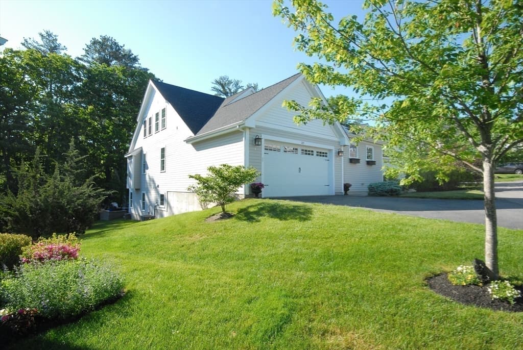Condominium at 25 Black Horse Pl # 25, Concord MA 01742, Concord, photo 22 of 36