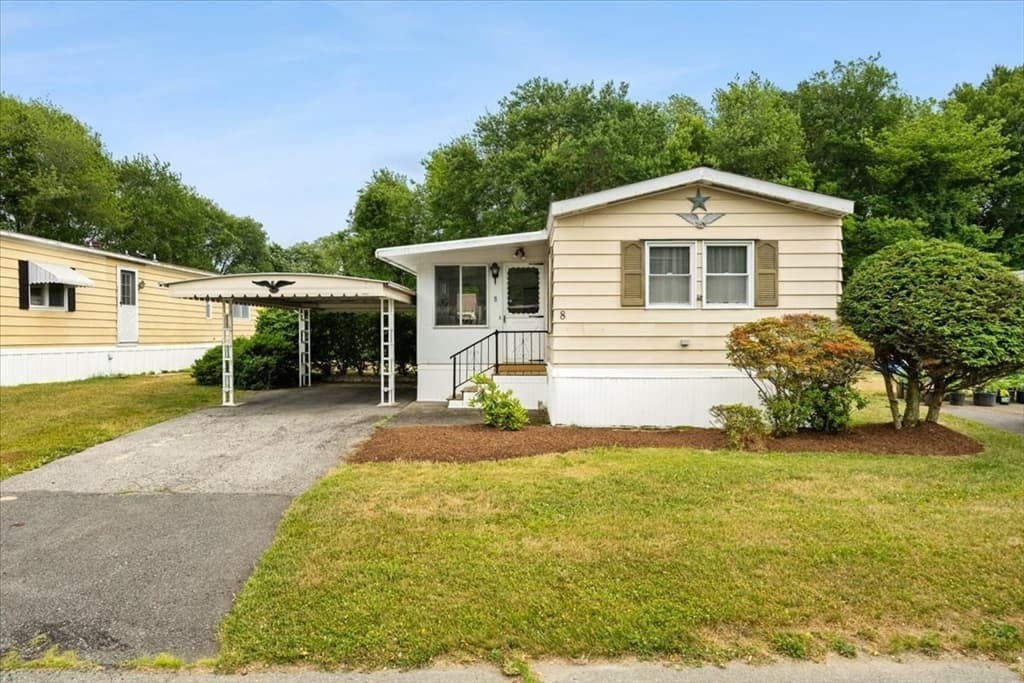 8 Thayer Dr, Taunton MA 02780 photo 2