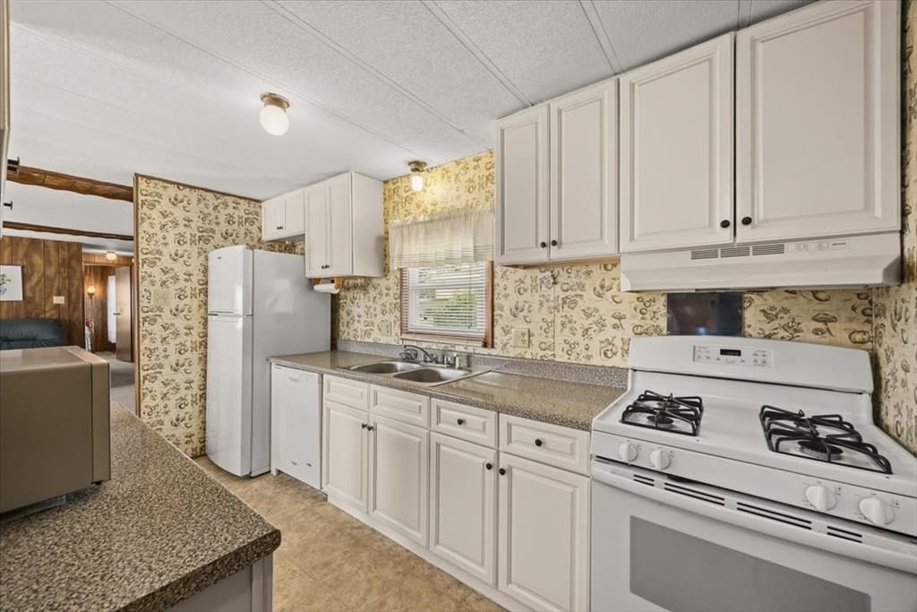 8 Thayer Dr, Taunton MA 02780 photo 17