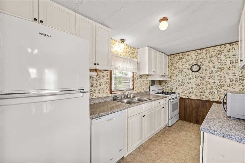 8 Thayer Dr, Taunton MA 02780 photo 16