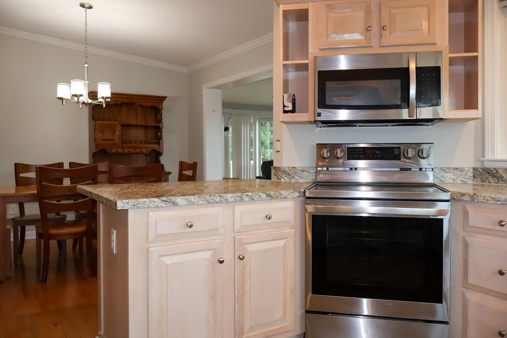 Single Family Residence at 23 Quarry Stone Drive, Bridgewater MA 02324, Bridgewater, photo 6 of 20