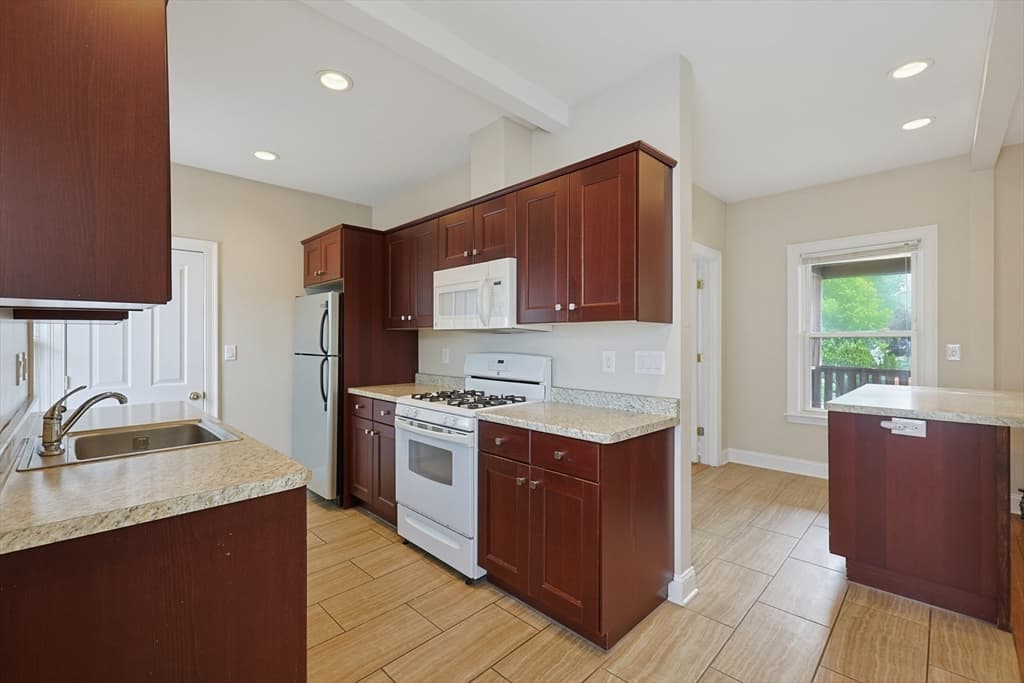 9 Elm St, Melrose MA 02176 photo 4