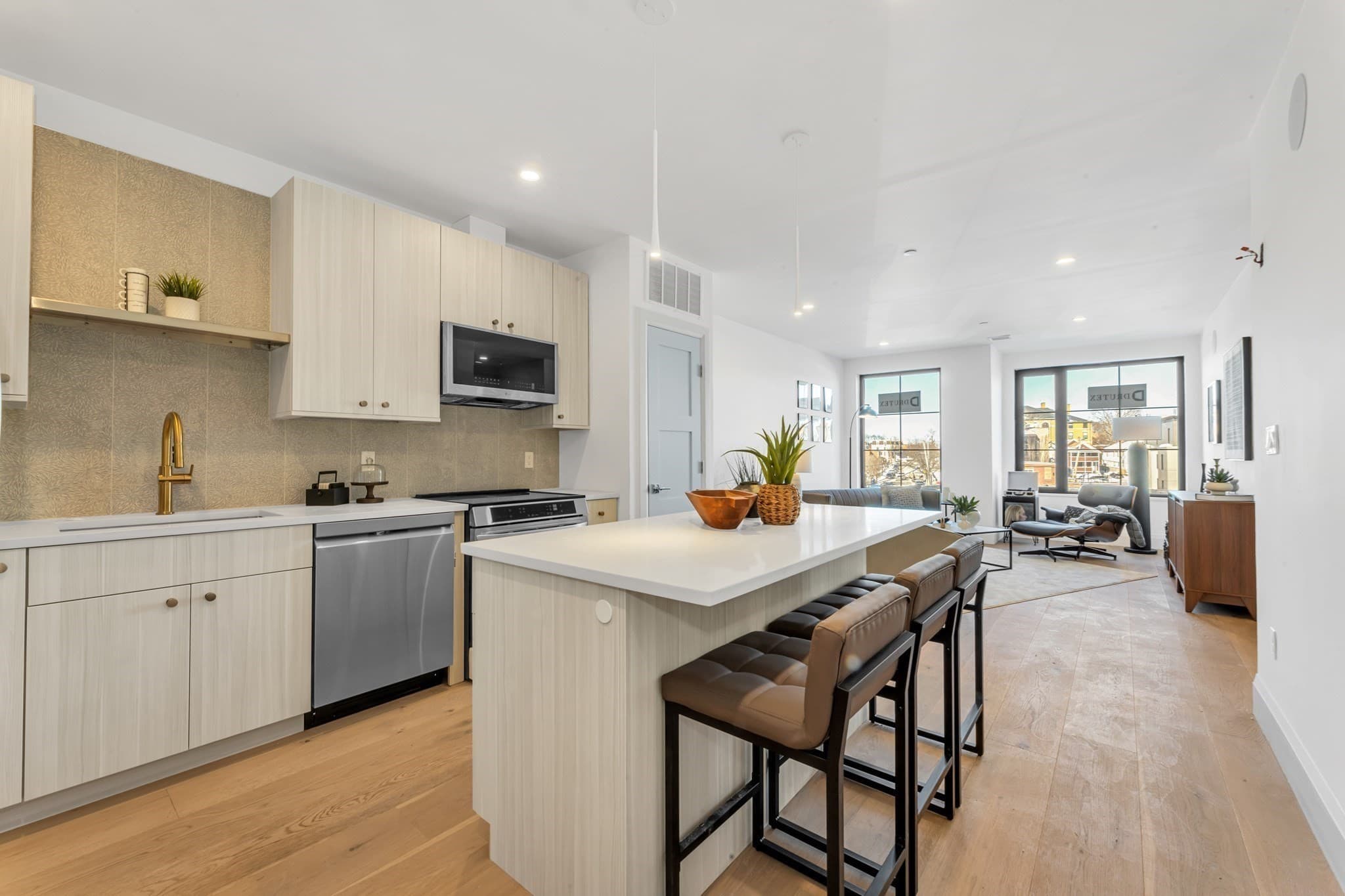 Condominium at 34 Oak Street # 103, Boston MA 02136, Boston, photo 2 of 25